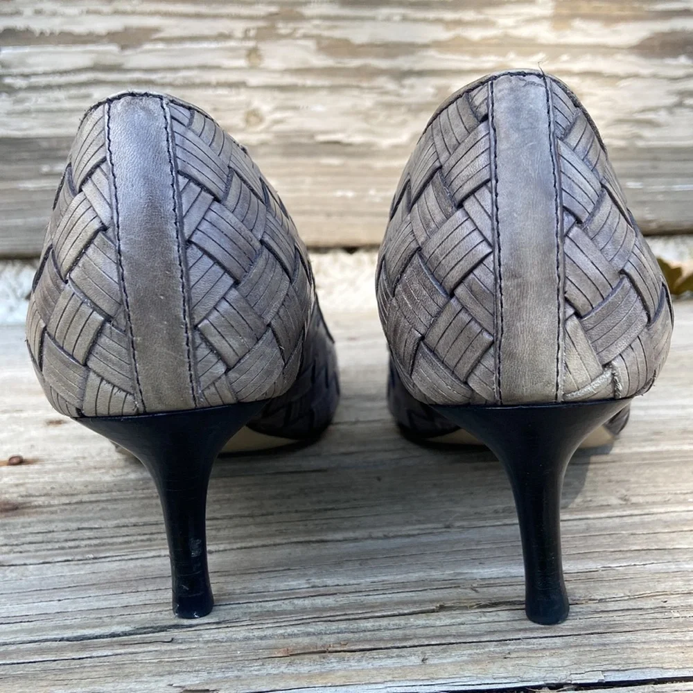 Vintage Cole Haan Nike Air Light Grey Woven Leather Kitten Heels Women's Size 8 - Picture 7 of 9